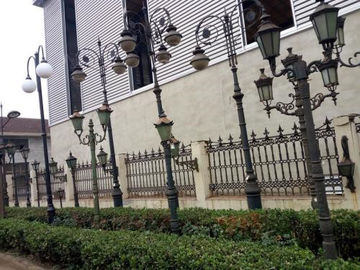 住宅の芸術の庭のための装飾的な鋳鉄ランプのポスト、ビクトリア朝ランプのポスト