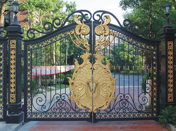 家の装飾のために形づく錬鉄の鋳鉄の装飾の保証入口の鋳鉄の庭ゲートの木