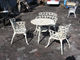 アルミニウム/鋳鉄のビストロのテーブルおよび椅子の装飾的なカスタマイズされたサイズ