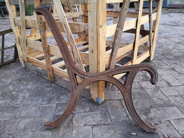 木製の鋳鉄のベンチは足/装飾の鋳鉄の公園のベンチの部品を終えます