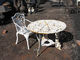 旧式な鋳鉄のテラスの一定のチェアー テーブルの庭の家具の腐食抵抗
